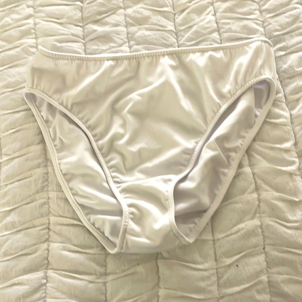 Venus, size 16 , white, bottom only